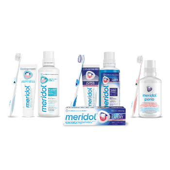 Meridol Zahnpflege-Set: Zahnbürsten, Zahnpasta und Mundspülungen für Zahnfleischschutz, Parodont Expert und Meridol Med CHX 0,2 % Antiseptikum.