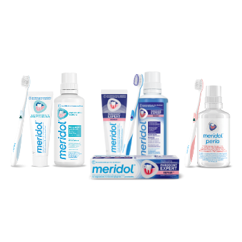 Meridol Zahnpflege-Set: Zahnbürsten, Zahnpasta und Mundspülungen für Zahnfleischschutz, Parodont Expert und Meridol Med CHX 0,2 % Antiseptikum.