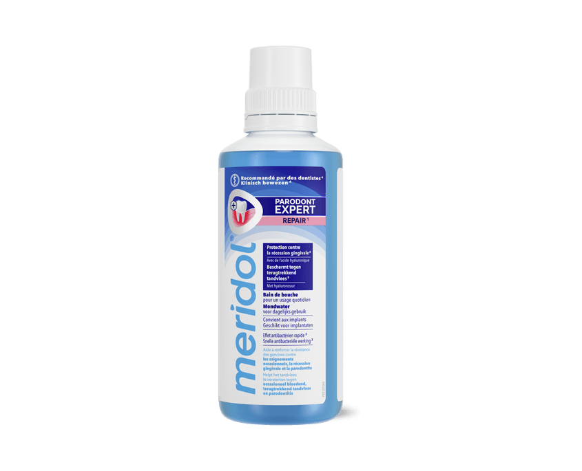 Flacon de bain de bouche meridol Parodont Expert bleu et blanc ; mention indiquant une protection contre le déchaussement des gencives.